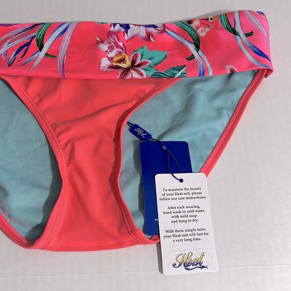 HEAT || Paradise Swimwear - Contemporary Foldover Bottom. Sz. M - Picture 2 of 4